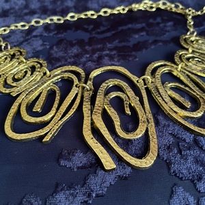 Costume jewellery- funky metallic chocker style necklace